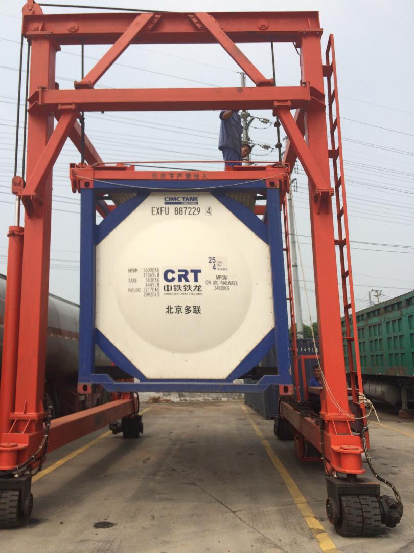 連體型吊機(jī)/集裝箱吊車/集裝箱土吊/碼頭港口集裝箱轉(zhuǎn)載吊機(jī)/移動(dòng)